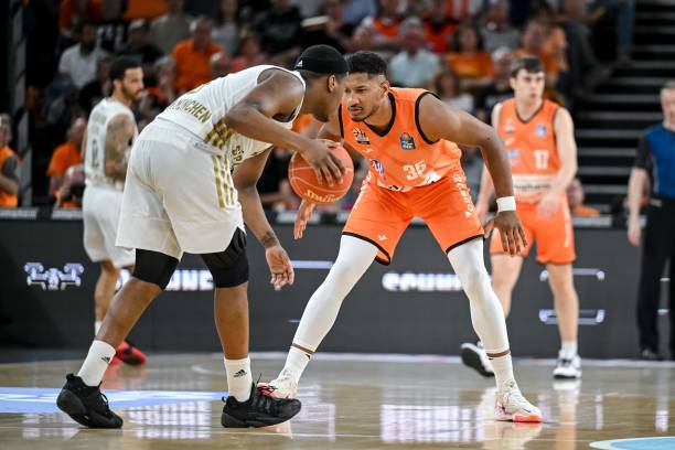 更以强大的 更以强大的