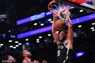 斯的表现给 斯的表现给